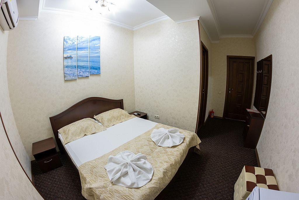 Интерьер номера ЭКОНОМ БЕЗ ОКНА, Оскар